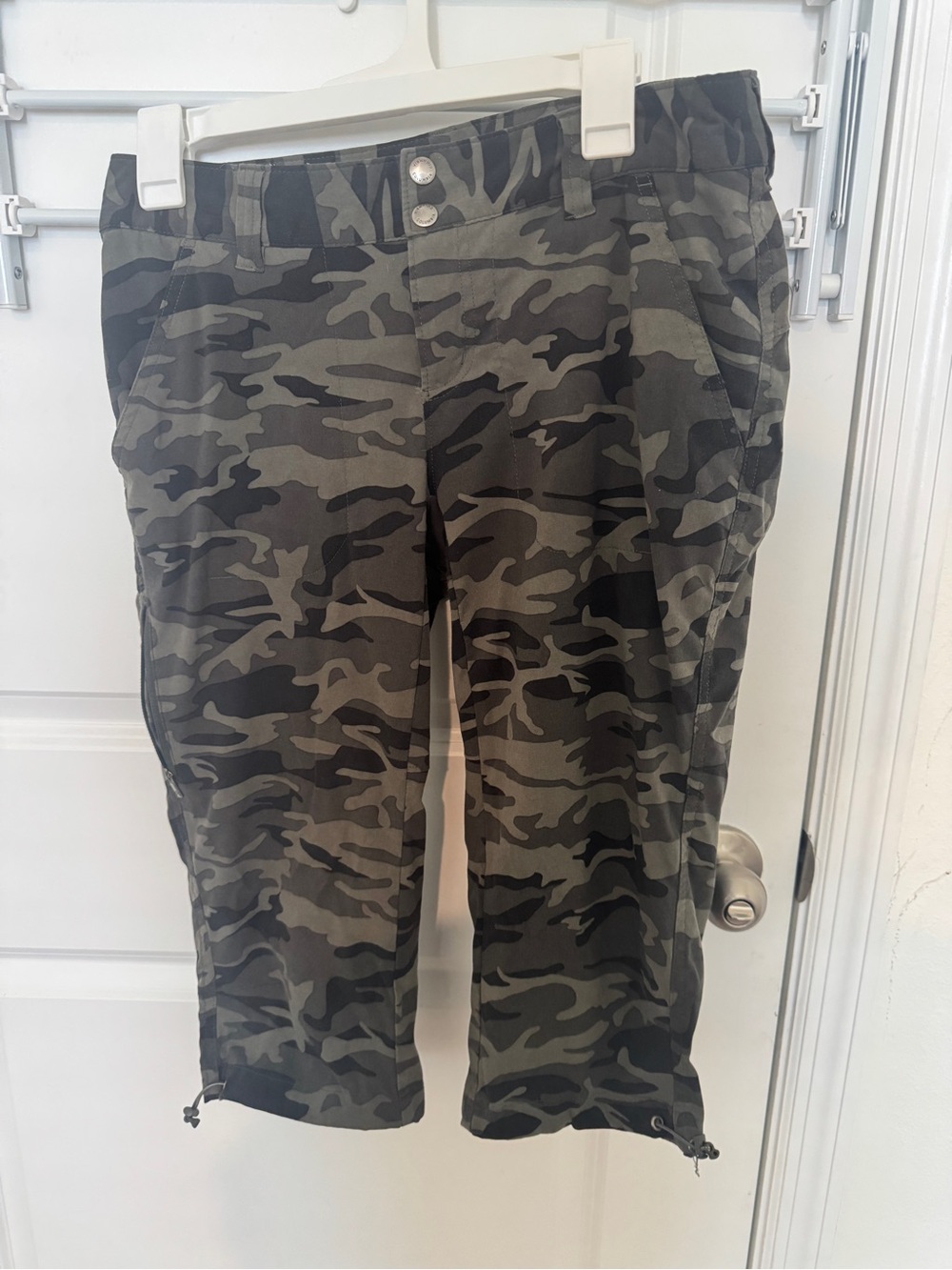 Columbia Camo Drawstring Crop Pants - Olive & Black